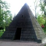 пирамида на даче